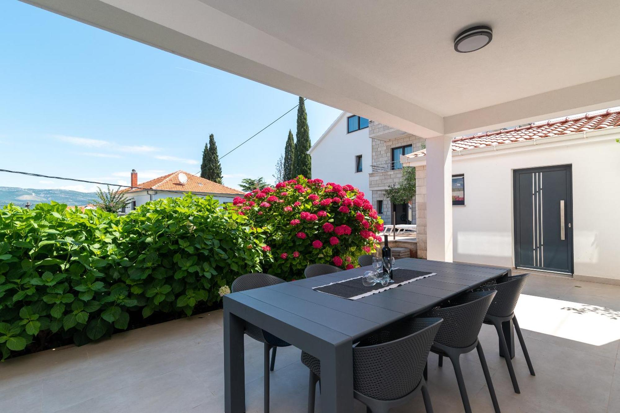 Maca Apartments & Suites Trogir Eksteriør bilde