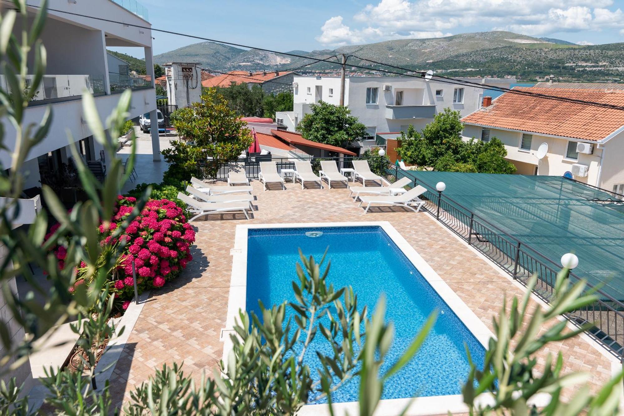 Maca Apartments & Suites Trogir Eksteriør bilde