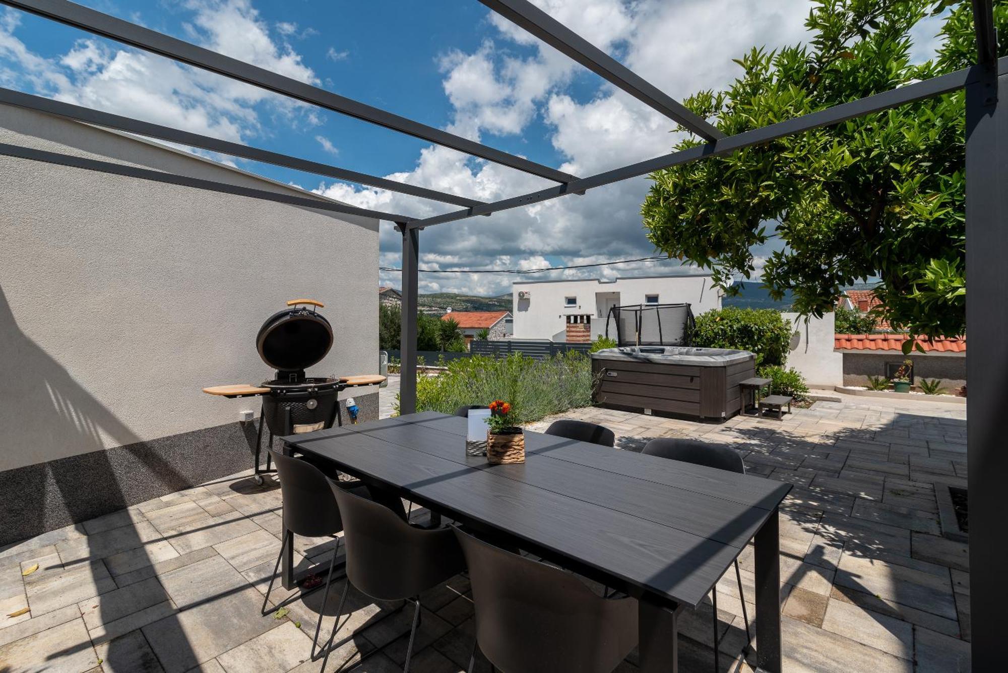 Maca Apartments & Suites Trogir Eksteriør bilde
